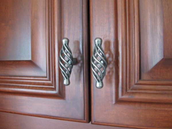 Cabinet Hardware Repair in Plano